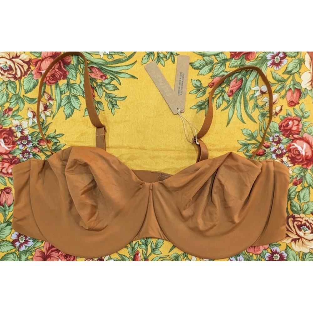 Skims Smoothing Intimates Strapless Bra 42D